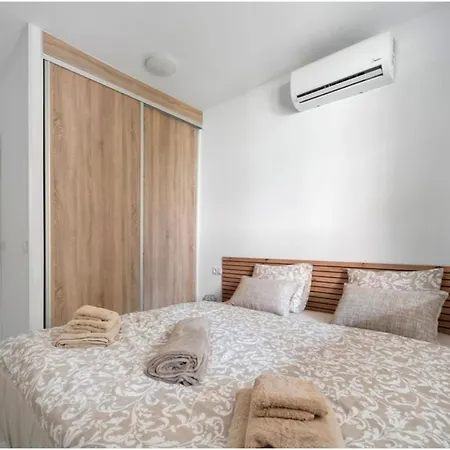 Casa Adela At Parrot At Carihuela *