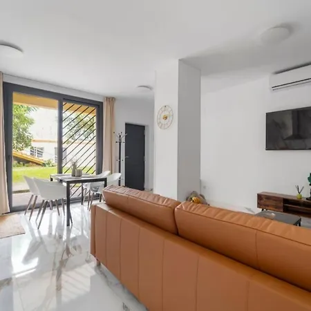 Apartamento Casa Adela At Parrot At Carihuela *